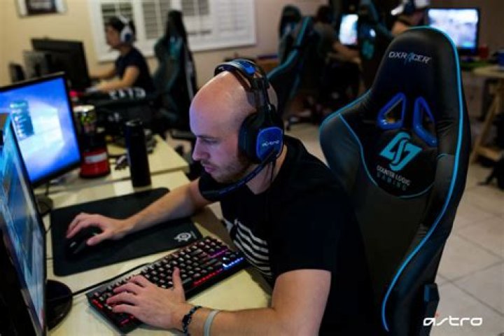 What keyboards do esports players use?