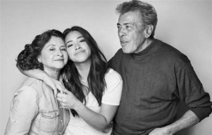 Where is Gina Rodriguez parents from?